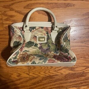 Elegant Floral Tapestry Satchel with Cream Trim